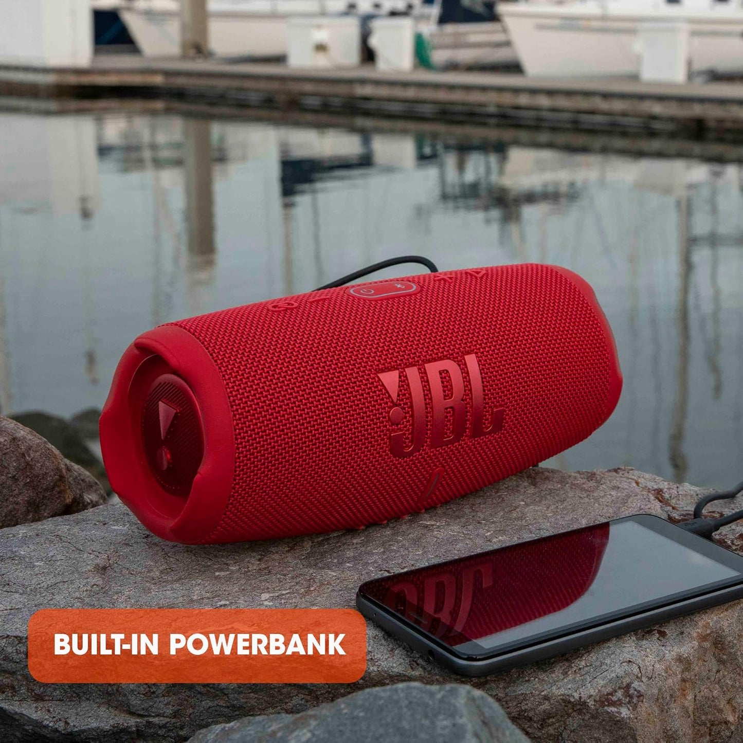 مكبر صوت محمول JBL Charge 5 - مزود ببطارية مدمجة - صوت احترافي قوي - جهير مزدوج - بطارية تدوم حتى 20 ساعة - مقاوم للماء IP67 - أحمر