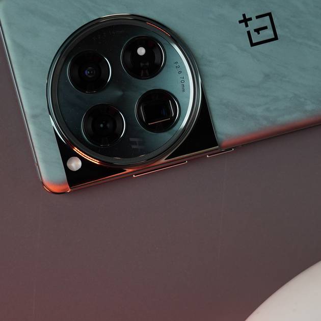 OnePlus 12 5G Dual SIM – 16GB RAM, 512GB ROM – Flowy Emerald (International Version)