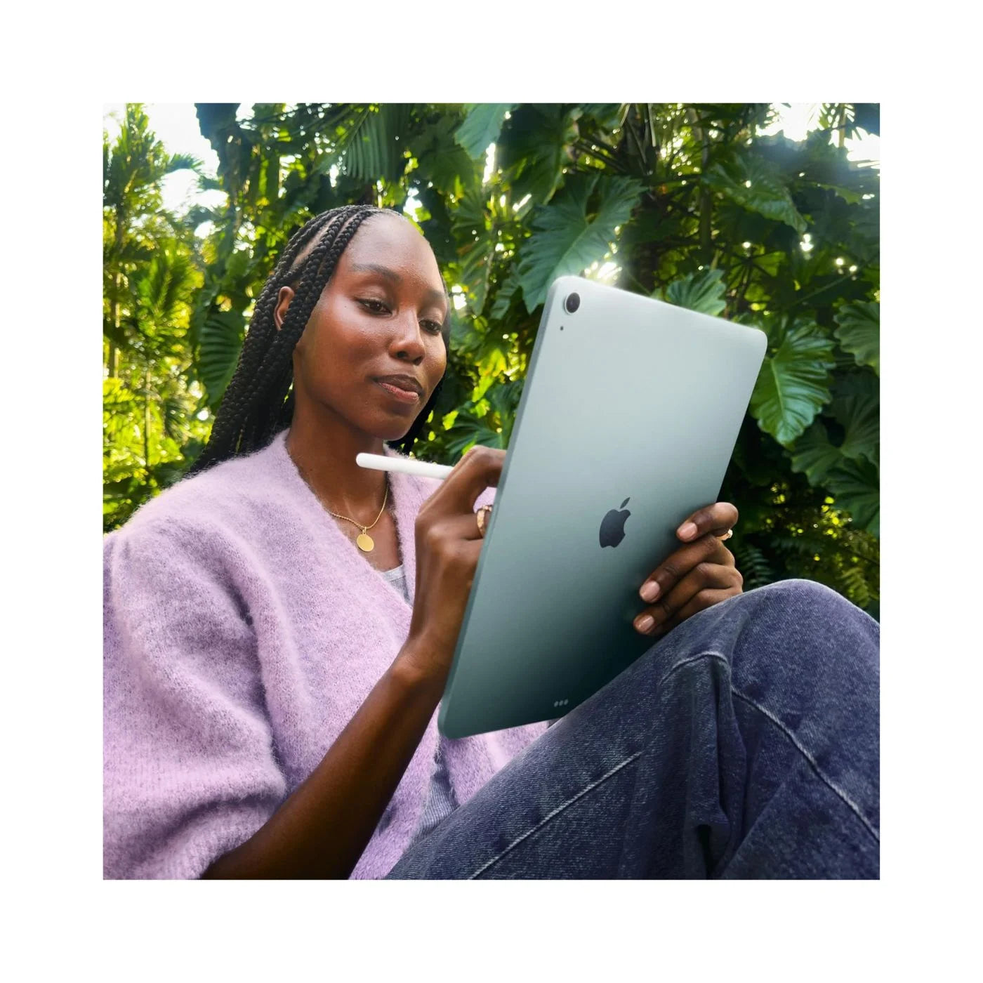 Apple iPad Air (7th Generation) 11-inch, M3 chip, Wi-Fi + Cellular, 128GB – Starlight