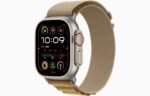 Apple Watch Ultra 2 GPS + Cellular 49mm Natural Titanium Case with Navy Alpine Loop - Image 2