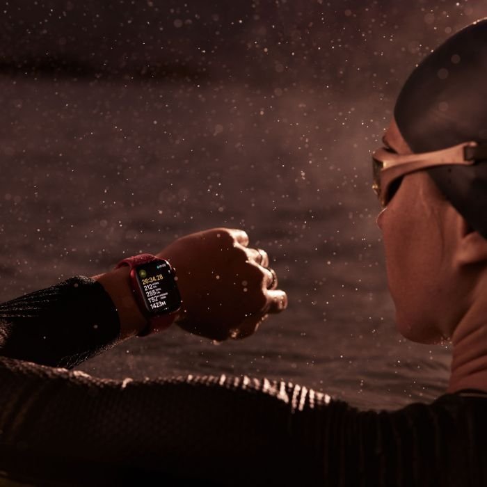 Apple Watch Series 9, 41mm, Black Stainless Steel Case, with Milanese Loop Band, Cellular Model. - Image 8